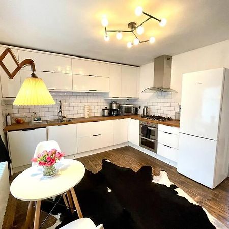 Gorgeous 2 Bedroom Apartment Edge Of Cabot Circus ブリストル エクステリア 写真