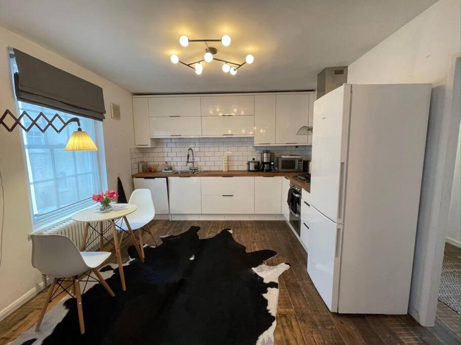 Gorgeous 2 Bedroom Apartment Edge Of Cabot Circus ブリストル エクステリア 写真